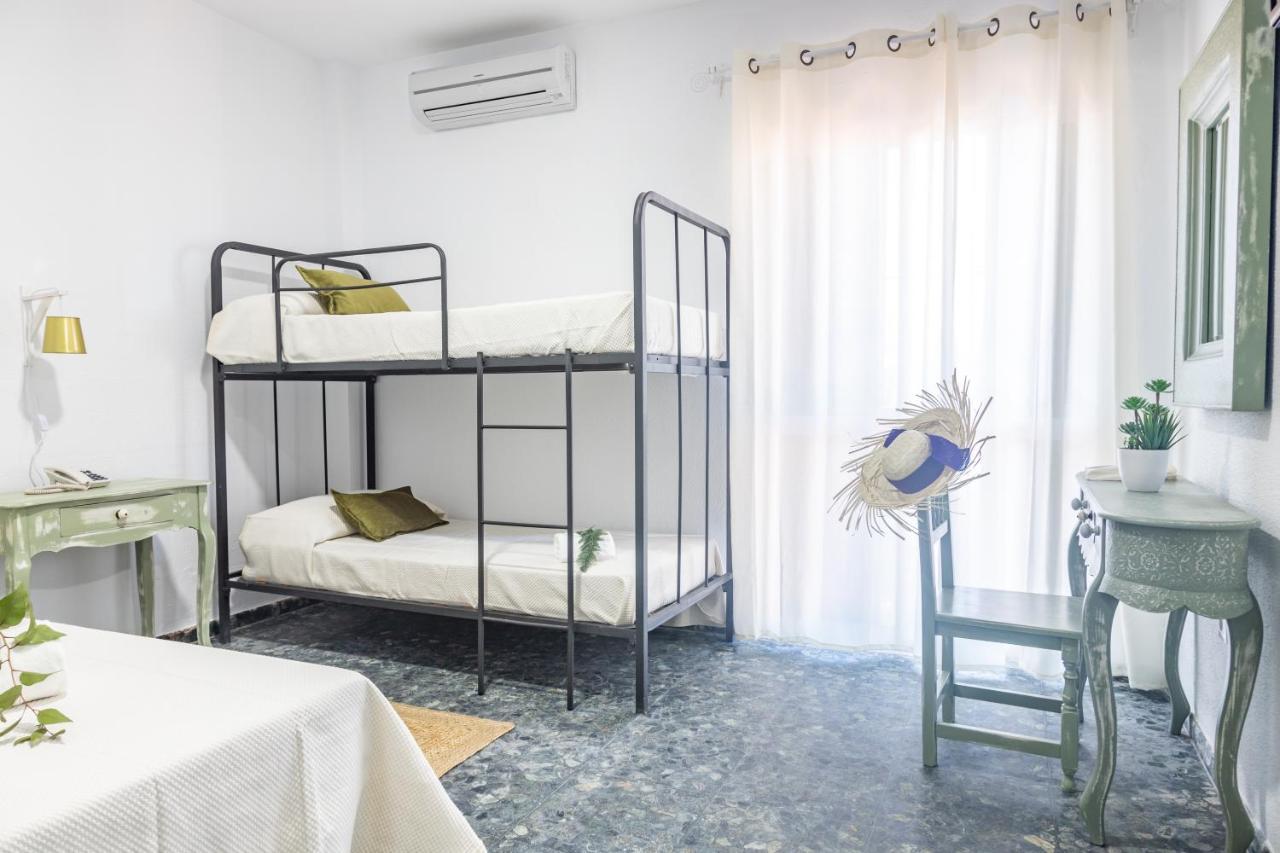 Hotel Marhava Conil De La Frontera Bagian luar foto